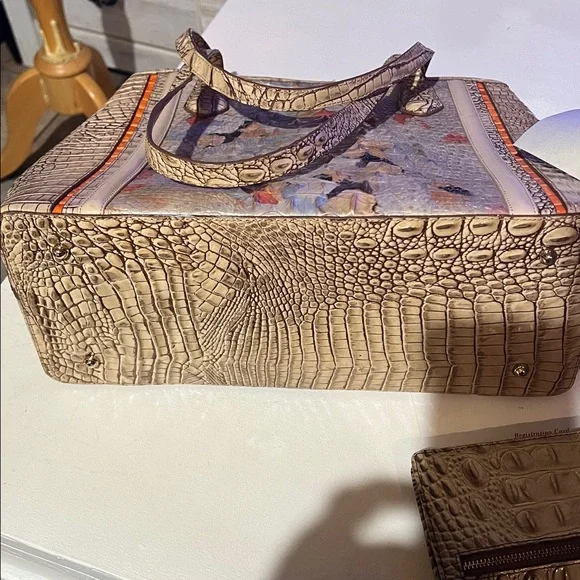 Brahmin Medium Julian Rosella Tote in Oasis with Wallet - Picture 10 of 16